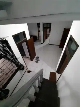 Disewakan Rumah Kokoh Semi Furnish Sayap Buah Batu Bandung