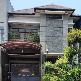 Disewakan Rumah Bagus Keren Lengkapp di Senayan Serbuu