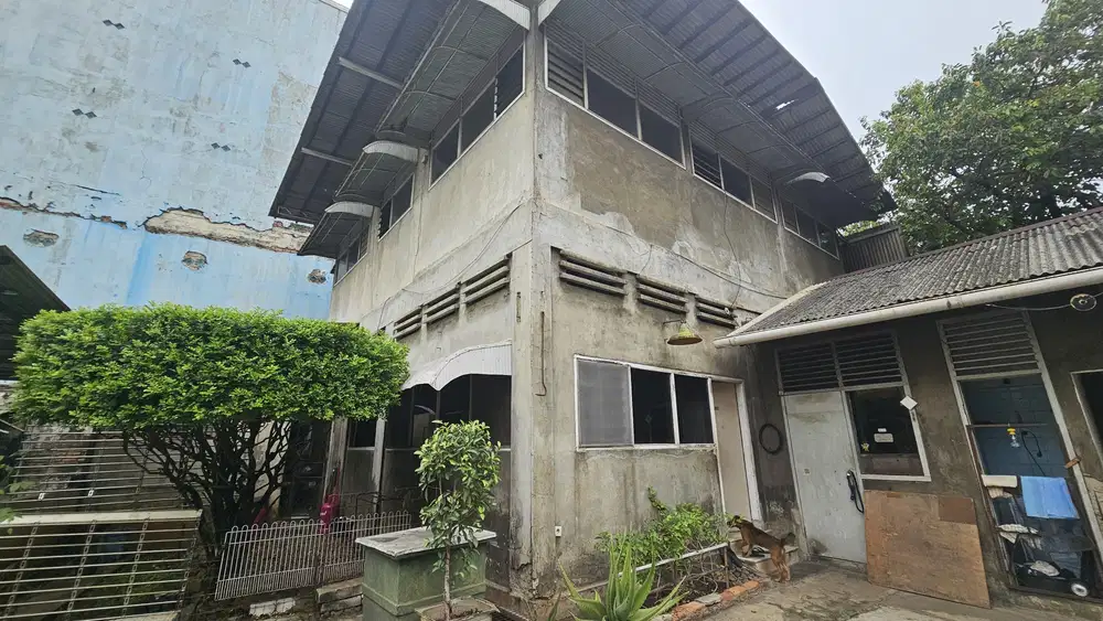 Rumah cocok untuk bengkel dan gudang di kalibaru