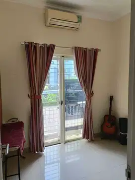 town house emerald BGM