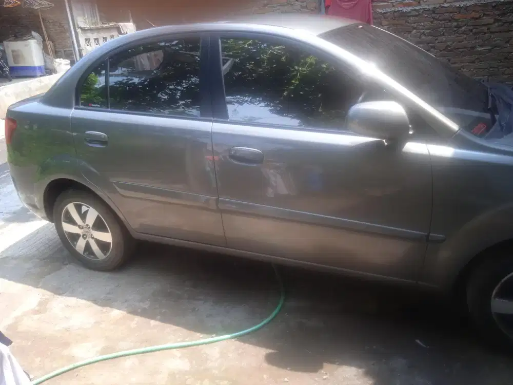 Kia Rio 2011 Bensin