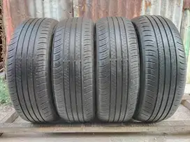 Ban bekas 215/60 R17 Dunlop Enasave