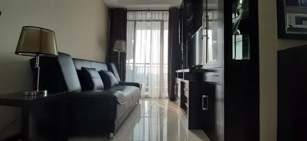 Dijual 2BR Gardenia Boulevard Lantai Sedang View Pool