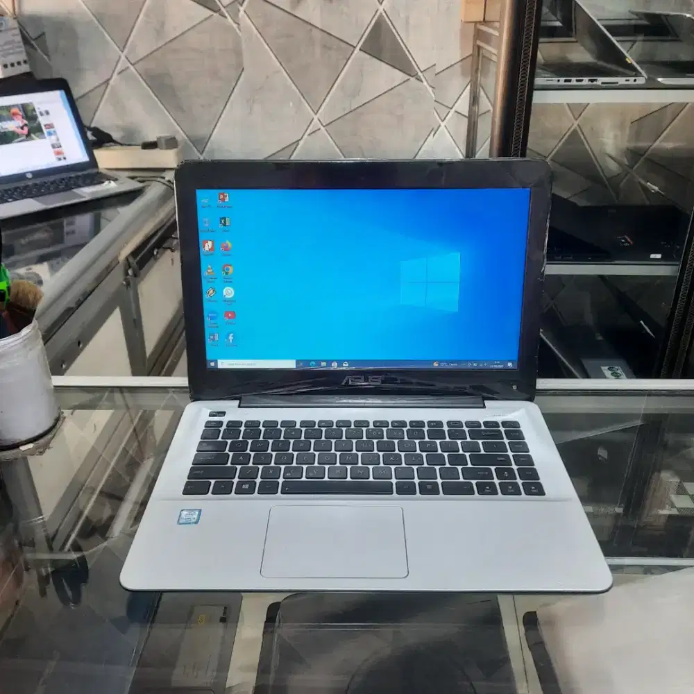 Asus X455L, Core i3 Gen 4, VGA 2GB, RAM 4GB, SSD 128GB, 14 inch