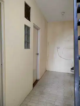 Rumah cantik , siap huni .