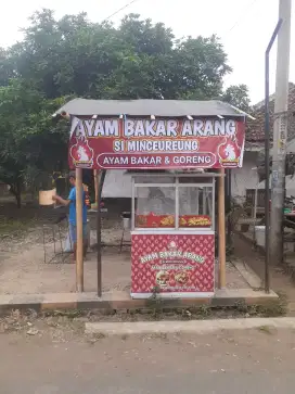 Etalase buat jualan dijual paket sama kompor dan pembakaran
