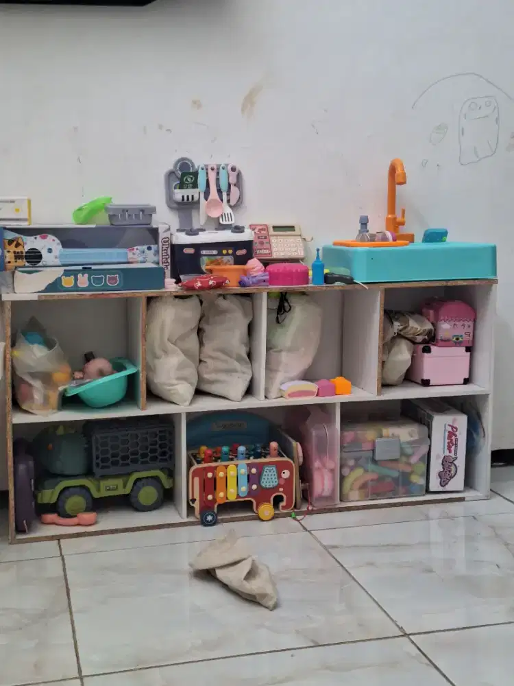 Jasa penitipan anak dan daycare.