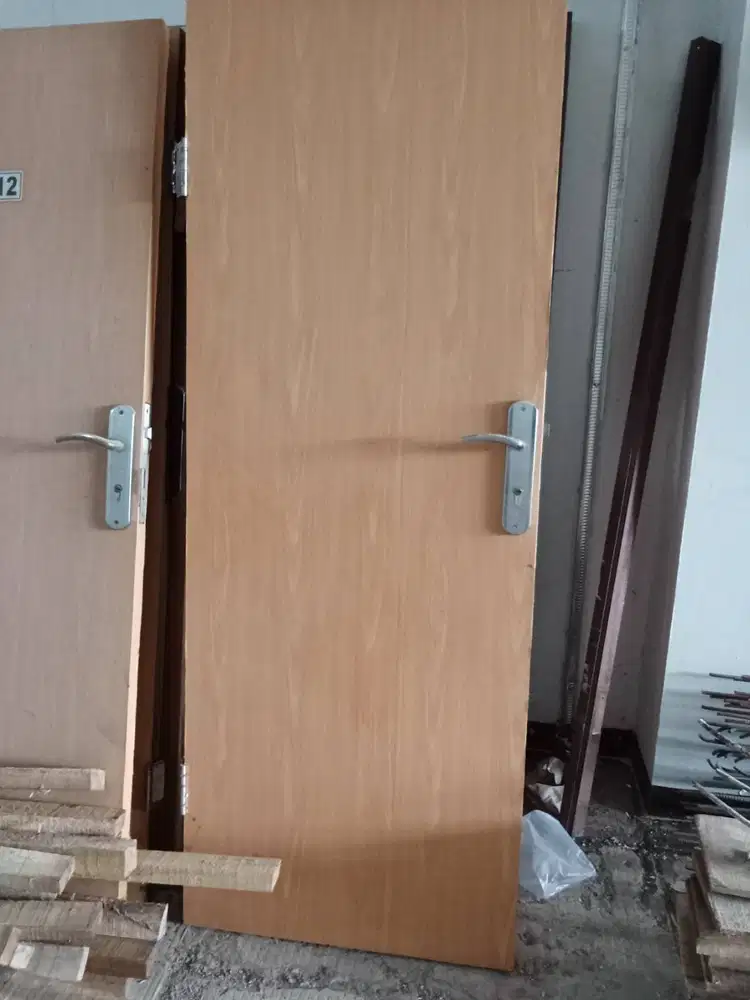 Jual pintu bekas, masih mulussssssssssss siap pake + kusennyaa ukuran