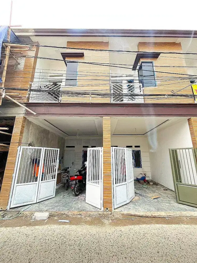 Rumah 2 lantai siap huni di Batu Ampar Condet
