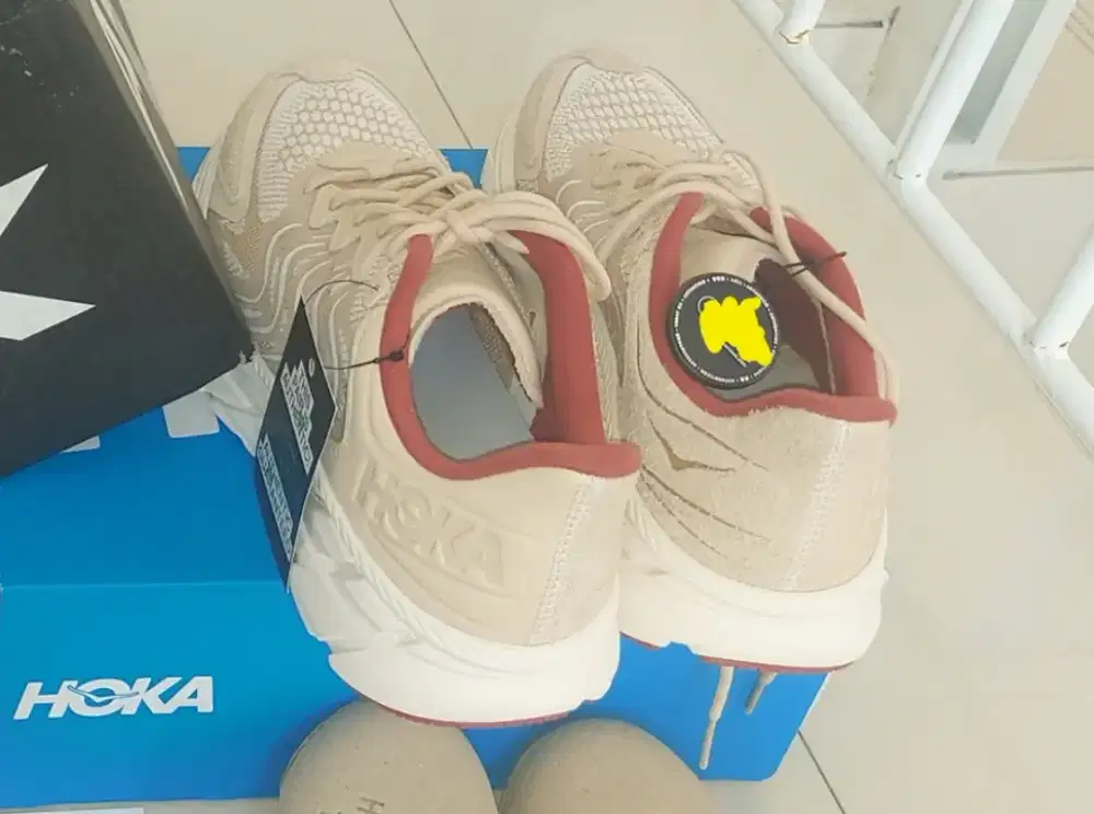 HOKA Clifton 10.5