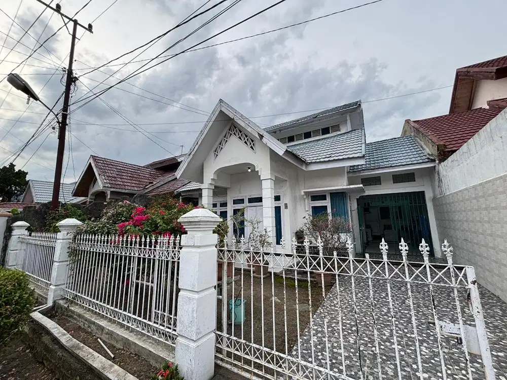 Dijual rumah komplek di damai langgeng blok C1 no 24