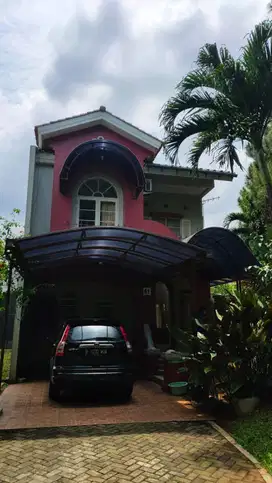 Dijual Rumah Hook dengan Backyard yang luas Sentul Bogor
