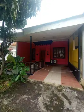 Dijual rumah butuh renovasi dicluster bali sentul bogor