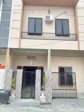 RUMAH MINIMALIS SIAP HUNI AMAN NYAMAN BEBAS BANJIR  TYPE TOWN HOUSE