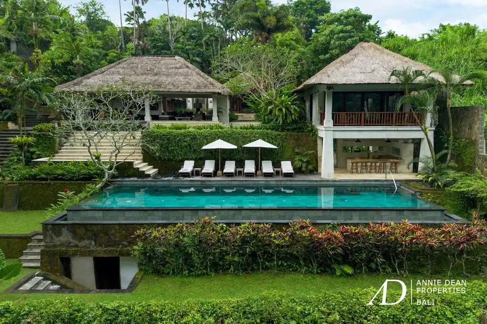 FREEHOLD | STUNNING 6-BEDROOM ESTATE SET BY RIVERSIDE JUNGLE SANCTUARY