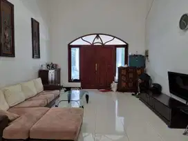 Villa di Jalan Candi Borobudur ( Dekat Kejaksaan )