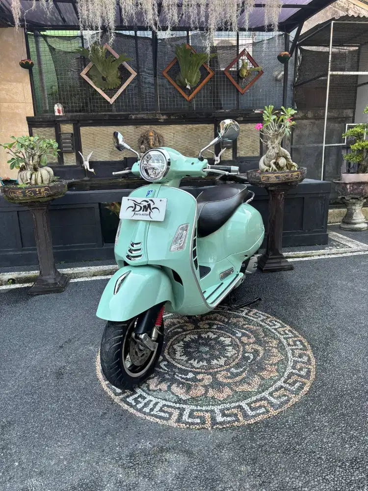 Vespa GTS 150 i-get abs tahun 2021 pmk 2022