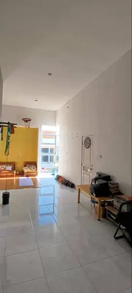 Rumah 2 Lantai Di Griya Babatan Indah Wiyung Surabaya