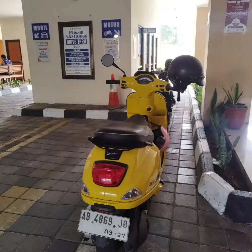 Dijual vespa matic 125 cc tangan pertama, pajak baru alias panjang