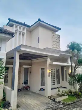 Rumah suasana villa minimalis modern dieng malang