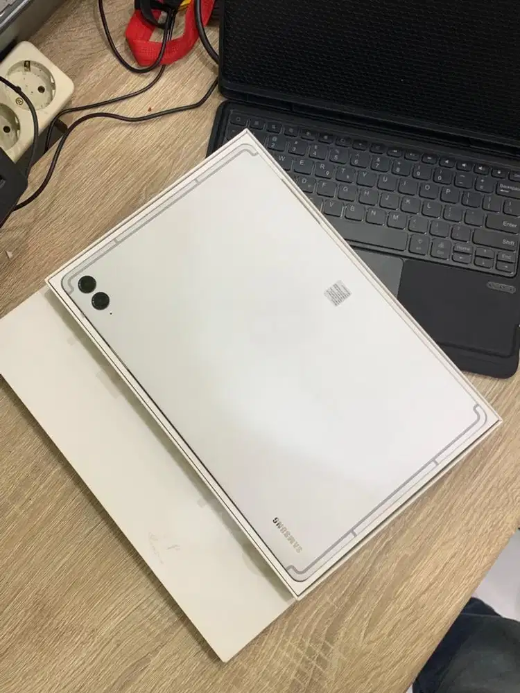 Samsung Galaxy Tab s9 FE plus 8/128Gb wify ot