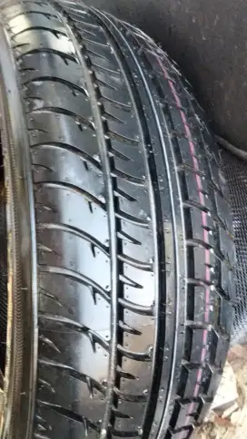 Jual ban r 14 masih baru
