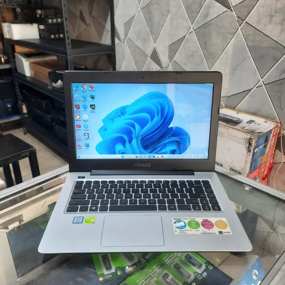 Asus X456U, Core i5 gen 7, VGA 2GB, RAM 8GB, SSD 128GB, HDD 1TB, 14 in