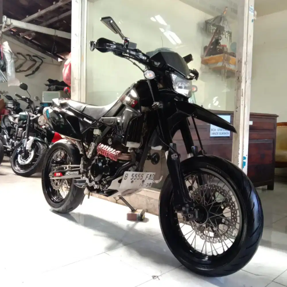 DP 16 JT/ KAWASAKI D TREKER TAHUN 2022 PAJAK HIDUP SURAT LENGKAP
