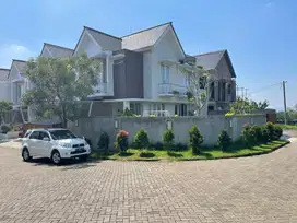 Rumah besar hoek modern cantik kemang regency