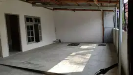Rumah dipademangan jalan raya