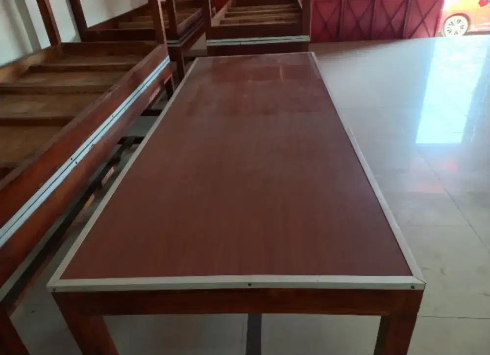 Meja makan buat rumah makan