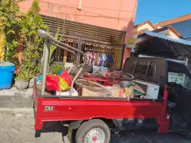 Rombeng barang bekas menerima borongan