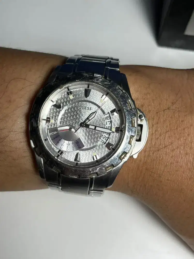 Jual jam Guest preloved