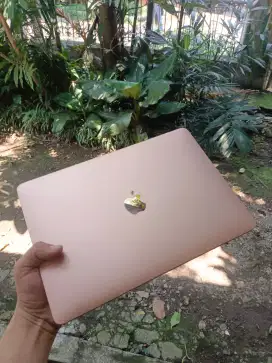 Macbook air 2019 core i5 8/128 Rosegold iBox unit carger original NETT