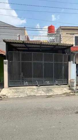 TEGAL RANDUGUNTING RUMAH 2 LANTAI STRATEGIS PINGGIR JALAN JUAL MURAH
