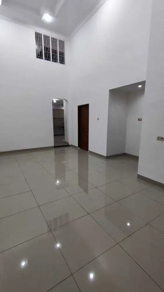 DISEWAKAN CEPAT RUMAH DI TAMAN SURYA 3