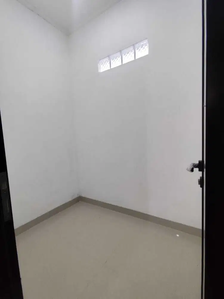 Rumah Cantik Modern Siap Huni Dekat Fasilitas Umum Jakarta pusat