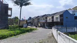 villa strategis siap huni, 3 menit wisata jawa timur park 3 batu malang