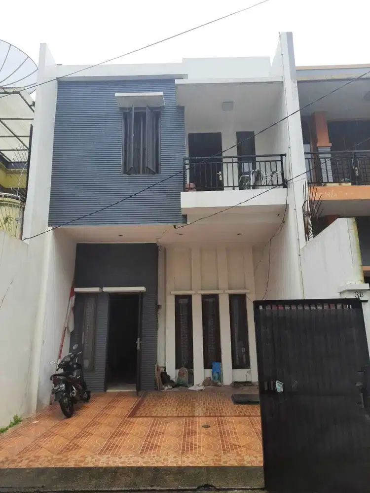 DISEWAKAN RUMAH 2,5 LANTAI DAERAH TOMANG AMNDALA JAKARTA BARAT