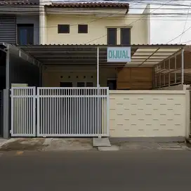 DI SEWA RUMAH MURAH  DEPAN MALL GALAXY