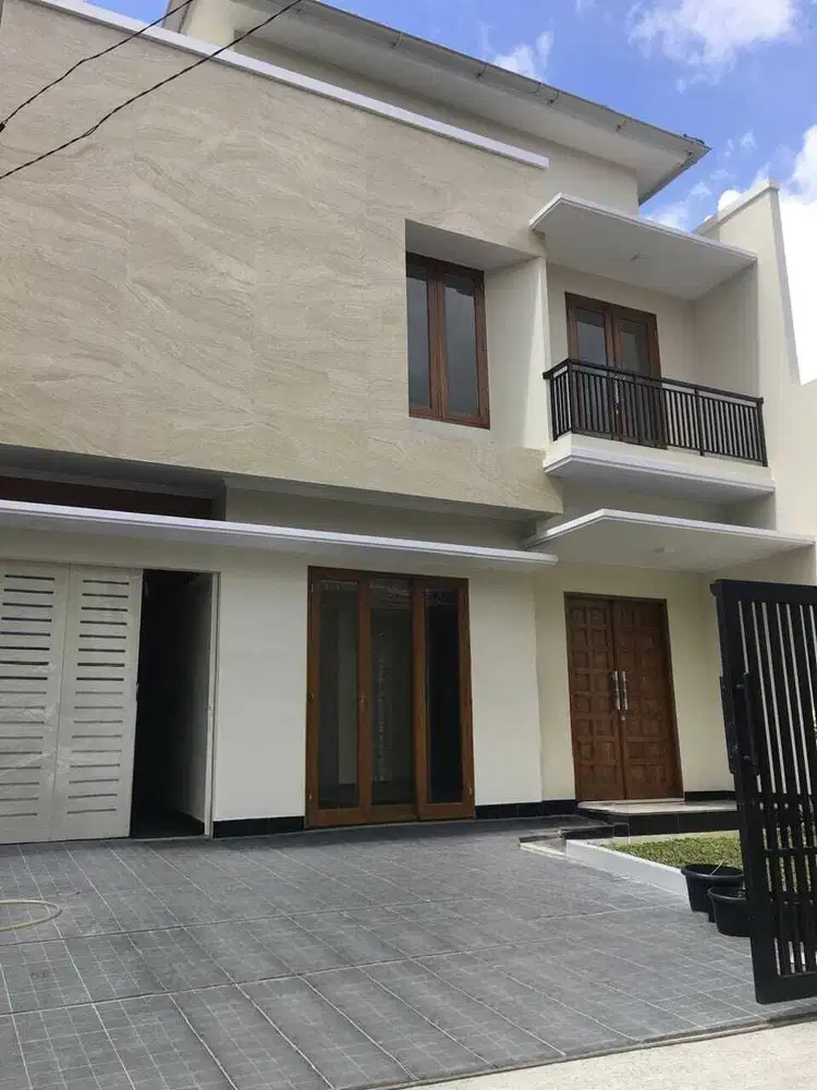 Disewakan rumah dalam komplek di pejaten jakarta selatan