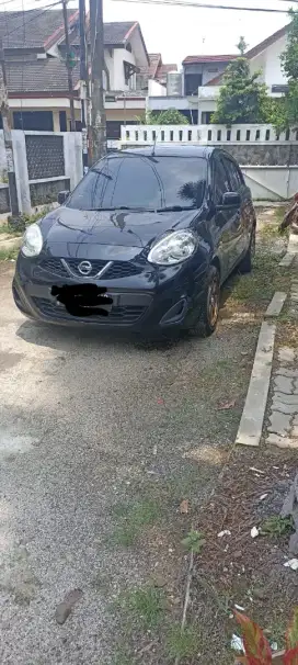 Nissan March 2016