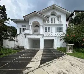 Dijual rumah mediterania depan taman sentul bogor