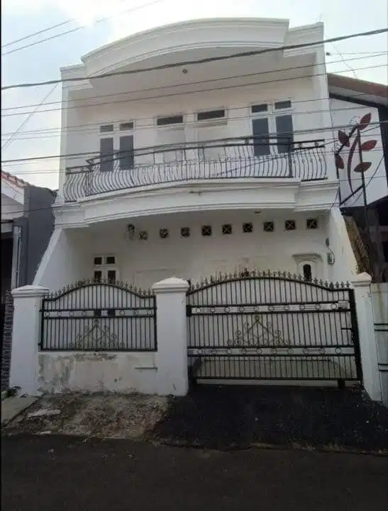 Disewakan Rumah 2 Lantai Di Rawamangun Jakarta Timur
