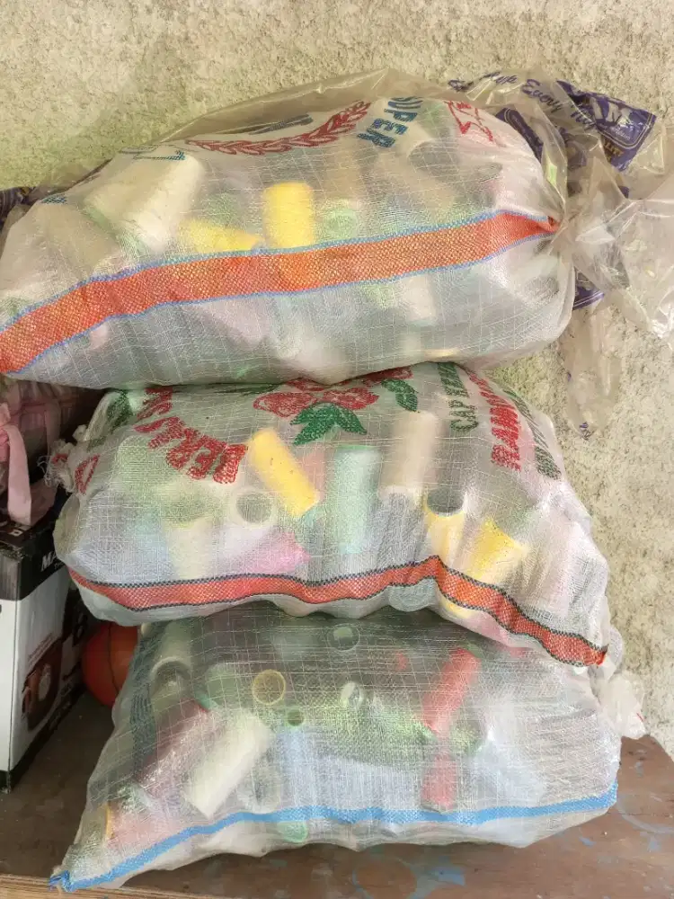 Benang jahit sisa konfeksi 100rb/karung, beli satuan juga boleh