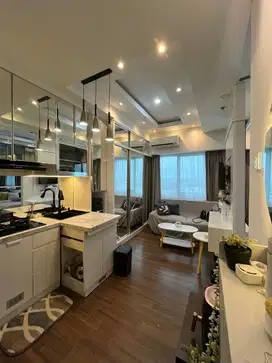 Apatemen Luxury Type Studio include Furnished area Strategis