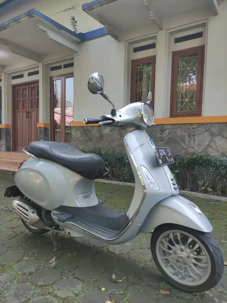 Vespa primavera 2017 iget 3Vie