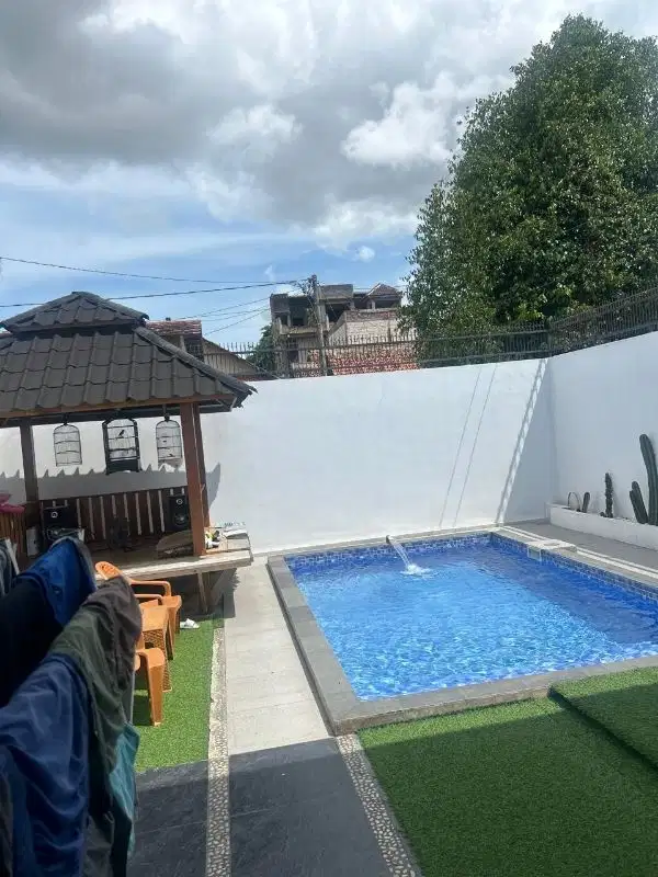 jual rumah mewah tengah kota Serang ada kolam renangnya