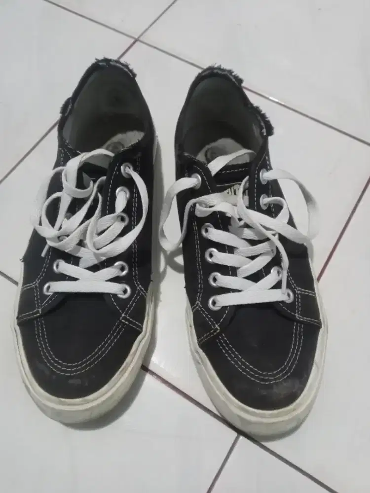 Sepatu ventela dan power size 42