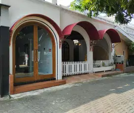 Dijual RumahMediteranian Berikut Furniture Dalam Kota Purwokerto
